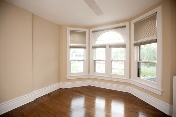 Bedroom bay window with an arched transom at 353 Alfred Street, Kingston