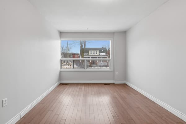 Bedroom overlooking Alfred Street at 394 Alfred Street, Kingston